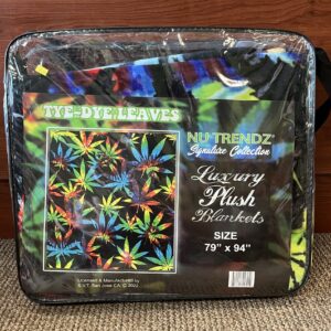 Nu Trendz Plush Blanket (79″x94″) – Tie Dye Leaf